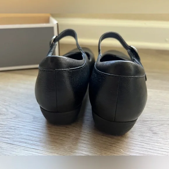Dansko | ‘Fawna’ Black Milled Nappa Mary Janes - Picture 4 of 12